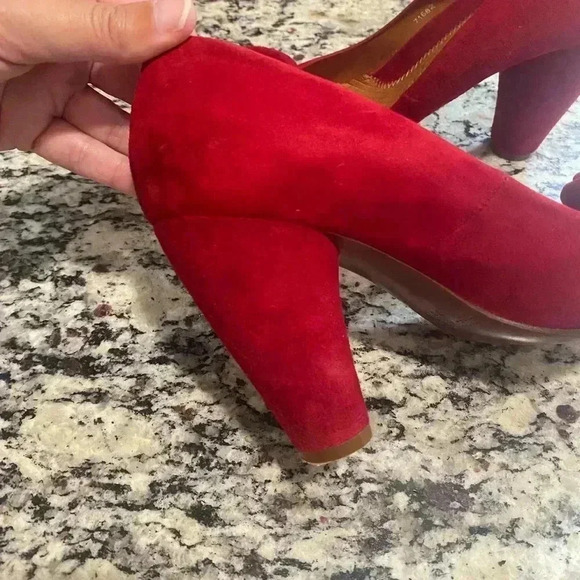 Chie Mihara red suede funky swirl detail heels - Picture 7 of 15